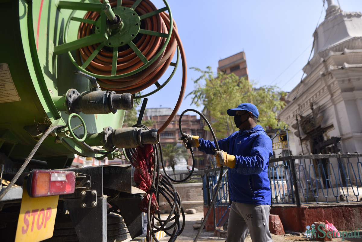 https://raracms.setopati.com/uploads/shares/2020/sujita/spray at kathmandu/Disinfection spraying (1).JPG